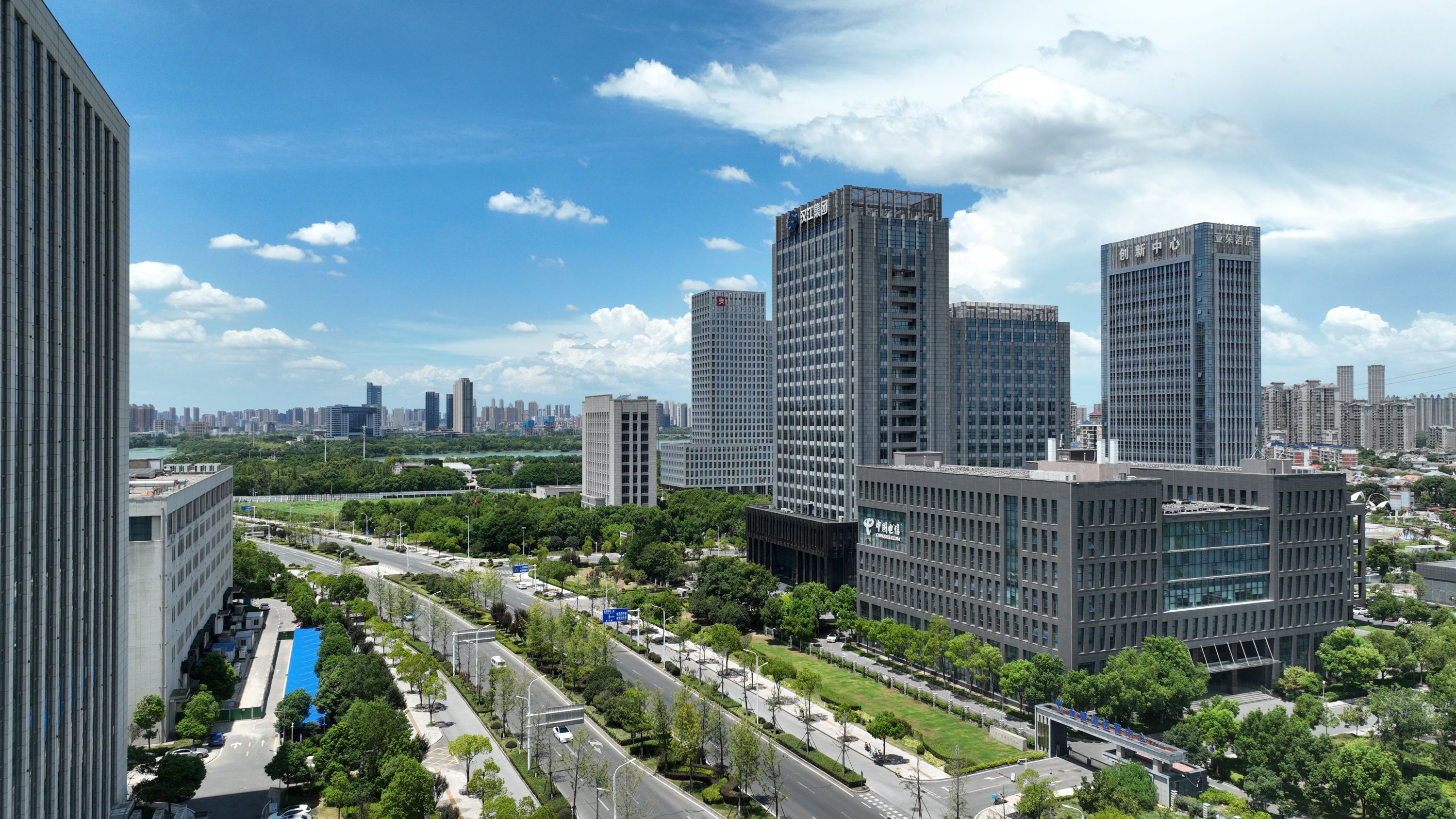 郊野湖澤變身環(huán)湖經(jīng)濟(jì)圈，40余家總部企業(yè)環(huán)抱金銀湖