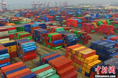 ͼϾ̶۰ڷŵĽڼװ䡣<a target='_blank' href='http://www.chinanews.com/' _fcksavedurl='http://www.chinanews.com/'></a>  