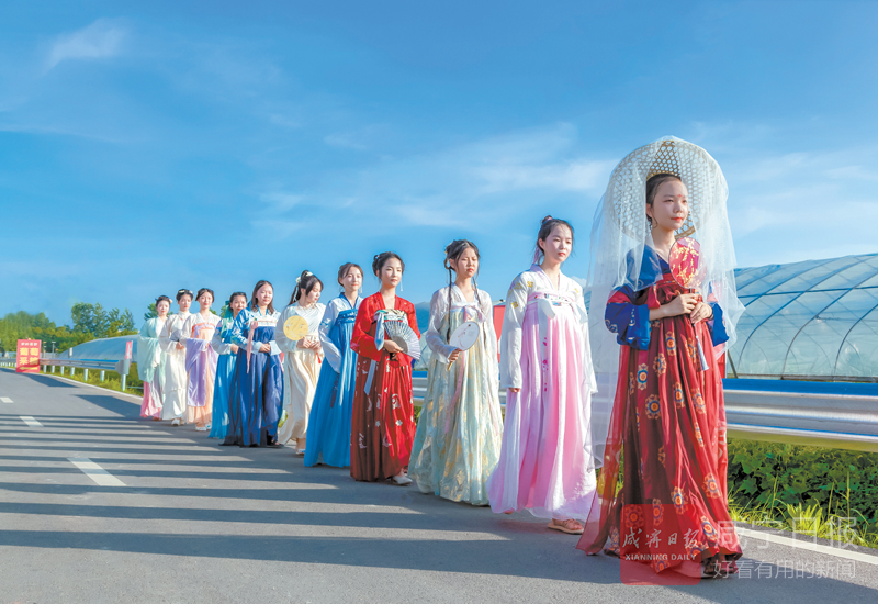 图文：汉服美女游萄园