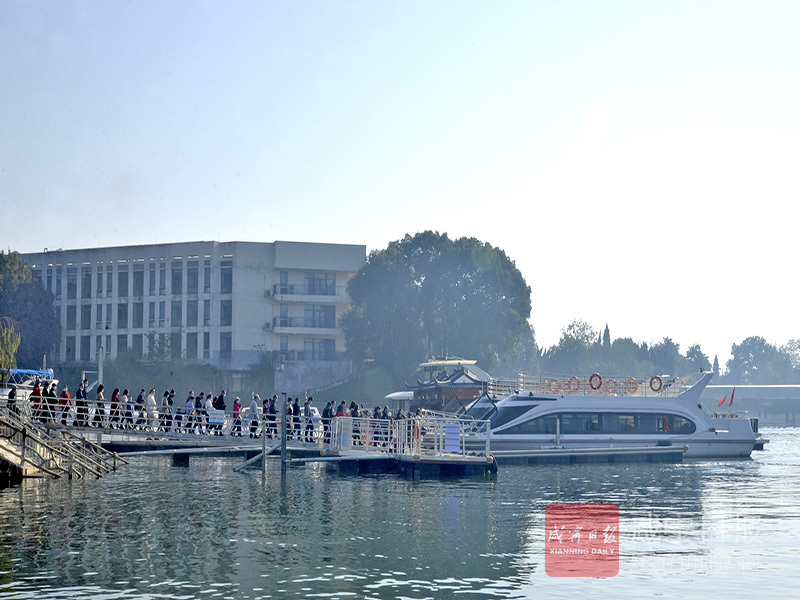 图文：陆水湖风景区，秋景如画迎客来