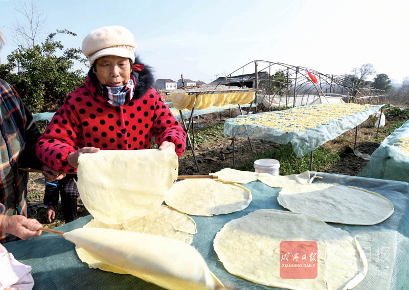 图文：摊豆饼备年货