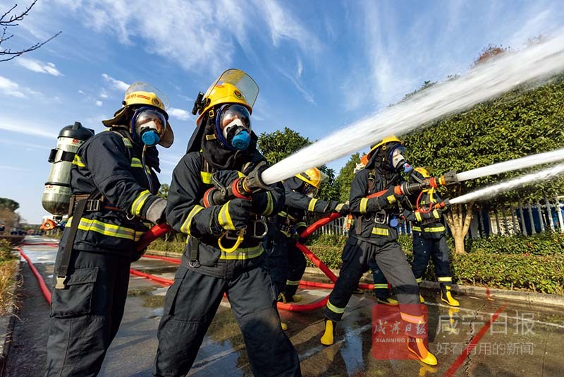 图文：消防比武大练兵  提升能力保安全