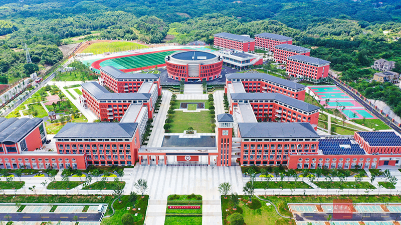 图文：咸宁市第一高级中学今秋投用