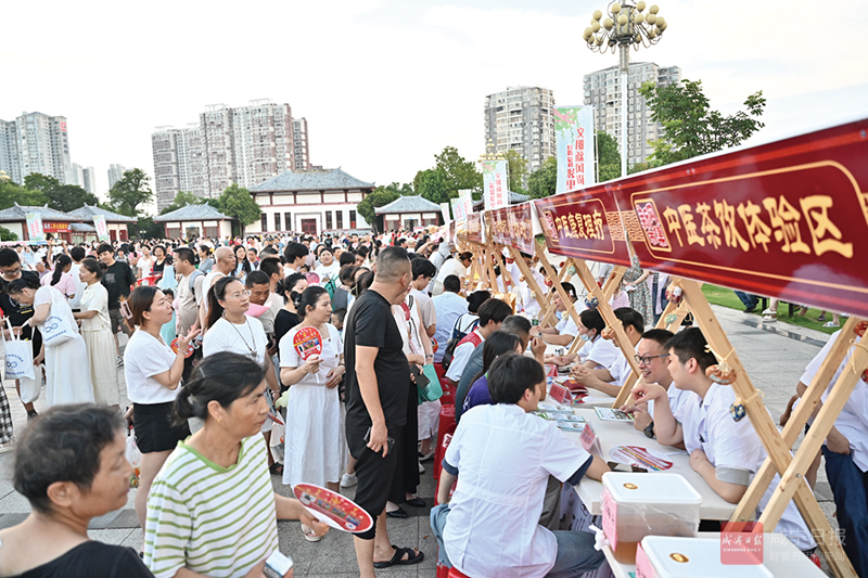 组图：社区邻里欢 二乔漾新风