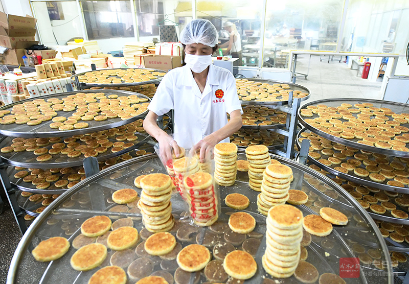 图文：通山麻饼香飘全国