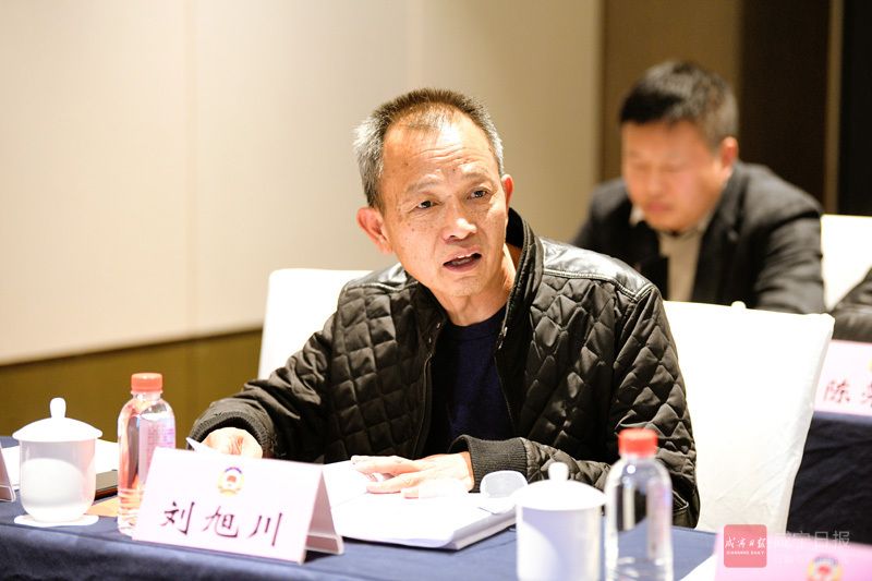 刘旭川委员:建议加大古民居、古桥等古建筑的保护,让自然之美与人文之美交相辉映。.JPG