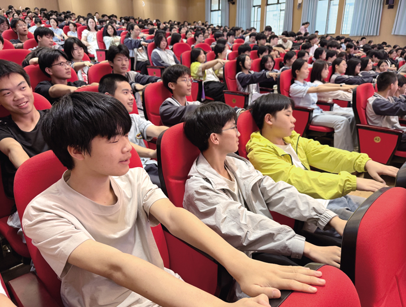 今日赤壁7.2二条配图.jpg