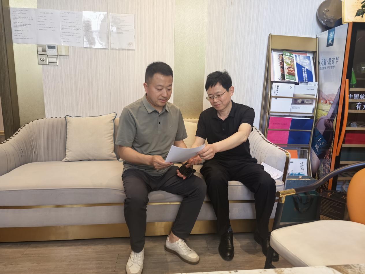 咸安市场监管局“牵手” 咸安餐泛亚电竞入口饮行业协会 推动地方美食区域公共品牌建设(图1)